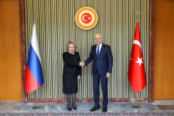 (+VIDEO) Russian Federation Council delegation visits Turkey