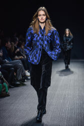Показ коллекции Emporio Armani сезона осень-зима 2025/2026 на Неделе моды в Милане