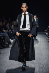Показ коллекции Emporio Armani сезона осень-зима 2025/2026 на Неделе моды в Милане