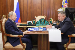 Russia's President Putin meets with Irkutsk Region Governor Kobzev