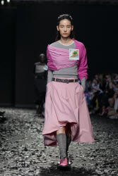 Показ коллекции Moschino сезона осень-зима 2025/2026 на Неделе моды в Милане