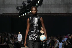 Показ коллекции Moschino сезона осень-зима 2025/2026 на Неделе моды в Милане