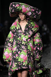 Показ коллекции Moschino сезона осень-зима 2025/2026 на Неделе моды в Милане