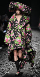 Показ коллекции Moschino сезона осень-зима 2025/2026 на Неделе моды в Милане