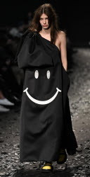 Показ коллекции Moschino сезона осень-зима 2025/2026 на Неделе моды в Милане