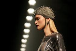 Показ коллекции Versace сезона осень-зима 2025/2026 на Неделе моды в Милане