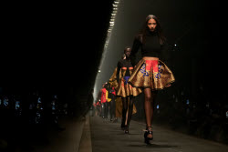 Показ коллекции Versace сезона осень-зима 2025/2026 на Неделе моды в Милане