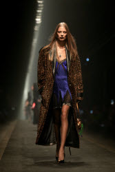 Показ коллекции Versace сезона осень-зима 2025/2026 на Неделе моды в Милане