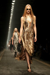Показ коллекции Versace сезона осень-зима 2025/2026 на Неделе моды в Милане