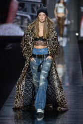 Показ коллекции Dolce & Gabbana сезона осень-зима 2025/2026 на Неделе моды в Милане