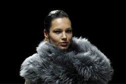 Показ коллекции Giorgio Armani сезона осень-зима 2025/2026 на Неделе моды в Милане