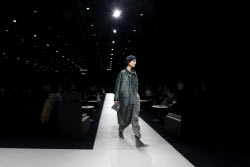 Показ коллекции Giorgio Armani сезона осень-зима 2025/2026 на Неделе моды в Милане