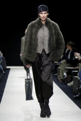 Показ коллекции Giorgio Armani сезона осень-зима 2025/2026 на Неделе моды в Милане