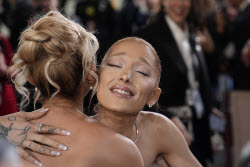 APTOPIX 97th Academy Awards - Roaming Arrivals. APTOPIX 97th Academy Awards - Roaming Arrivals