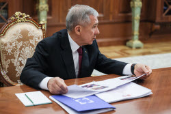 Russian President Putin meets with Tatarstan Head Minnikhanov