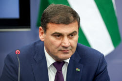 Abkhazian President-elect Gunba gives press conference