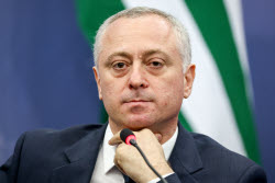 Abkhazian President-elect Gunba gives press conference