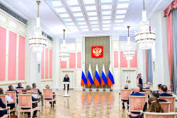 Награждение участников и организаторов Х Санкт-Петербургского международного форума объединенных культур