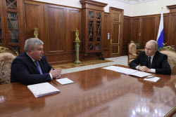 Встреча президента РФ Путина и заместителя губернатора Новгородской области Дронова