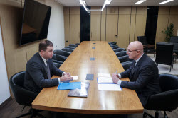 Russia's Deputy PM Chernyshenko meets with Omsk Region Governor Khotsenko