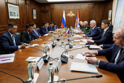 (+VIDEO) Russia's Defence Minister Belousov meets with Prime Minister of Myanmar