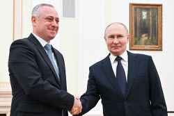 Встреча президента РФ Путина и избранного президента Абхазии Гунбы