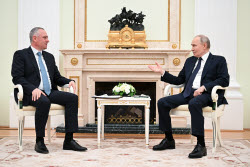 Встреча президента РФ Путина и избранного президента Абхазии Гунбы