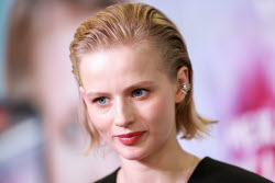 Премьера сериала "Между нами химия" в Москве