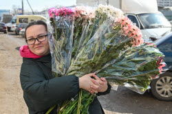 Flowers on sale in Krasnodar in run-up to International Women's Day