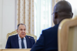 Foreign ministers of Russia and Zimbabwe meet for talks