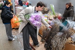 Flowers on sale in Krasnodar in run-up to International Women's Day