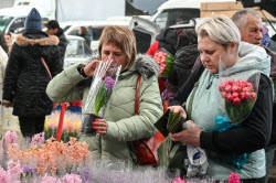 Flowers on sale in Krasnodar in run-up to International Women's Day