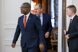 Foreign ministers of Russia and Zimbabwe meet for talks