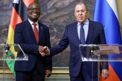 Foreign ministers of Russia and Zimbabwe meet for talks 