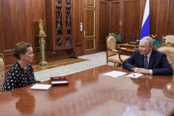 President Putin meets with Hero of Russia Sergei Chebnev's widow