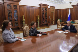 President Putin meets with Hero of Russia Sergei Chebnev's widow