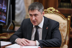 Russia's President Putin meets with Perm Region Governor Makhonin