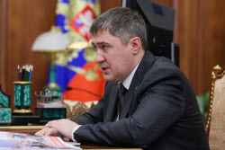 Russia's President Putin meets with Perm Region Governor Makhonin