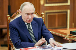 Russian President Putin meets with Arkhangelsk Region Governor Tsybulsky