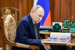 Russian President Putin meets with Arkhangelsk Region Governor Tsybulsky