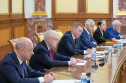 Встреча премьер-министра РФ Мишустина с депутатами фракции партии "Справедливая Россия – За правду" в Госдуме РФ
