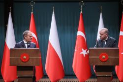 Poland's Prime Mnister Tusk visits Turkey