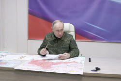 Президент РФ Путин в пункте управления Курской группировки 