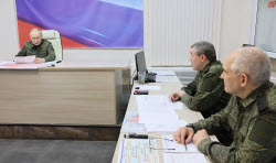 Президент РФ Путин в пункте управления Курской группировки 