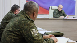 Президент РФ Путин в пункте управления Курской группировки 