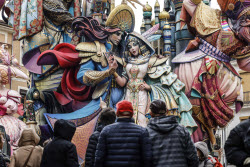 Rain does not prevent the assembly of Fallas 2025