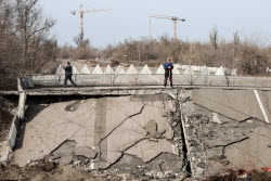 (+VIDEO) Road works in Donetsk