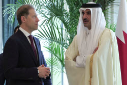 Russia's First Deputy PM Manturov meets with Amir of Qatar