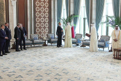 Russia's First Deputy PM Manturov meets with Amir of Qatar