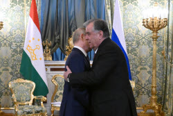 Tajikistan's President Rahmon on official visit to Russia
